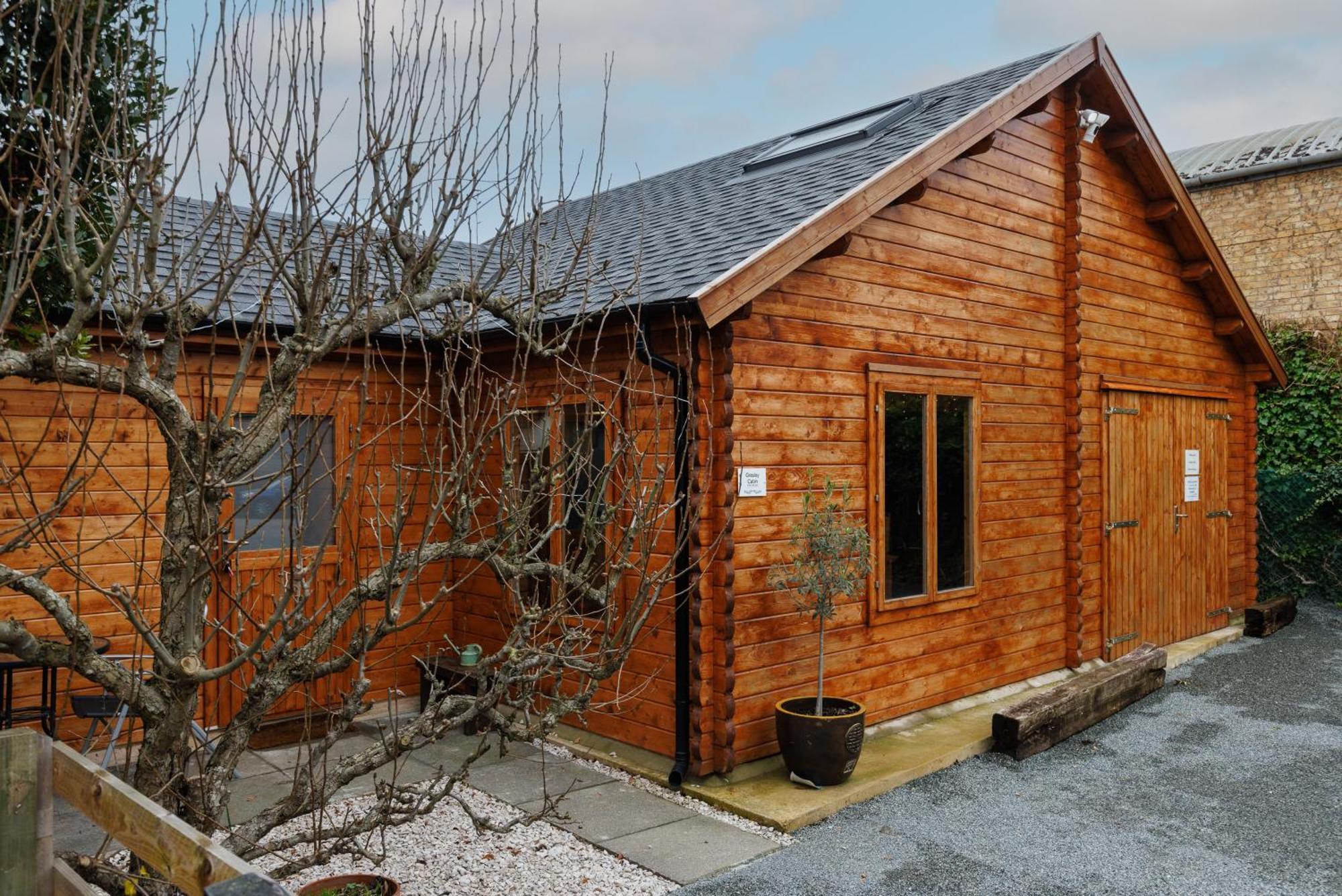 Spacious Cabin Evcharger And Free Parking Near Cambridge ภายนอก รูปภาพ